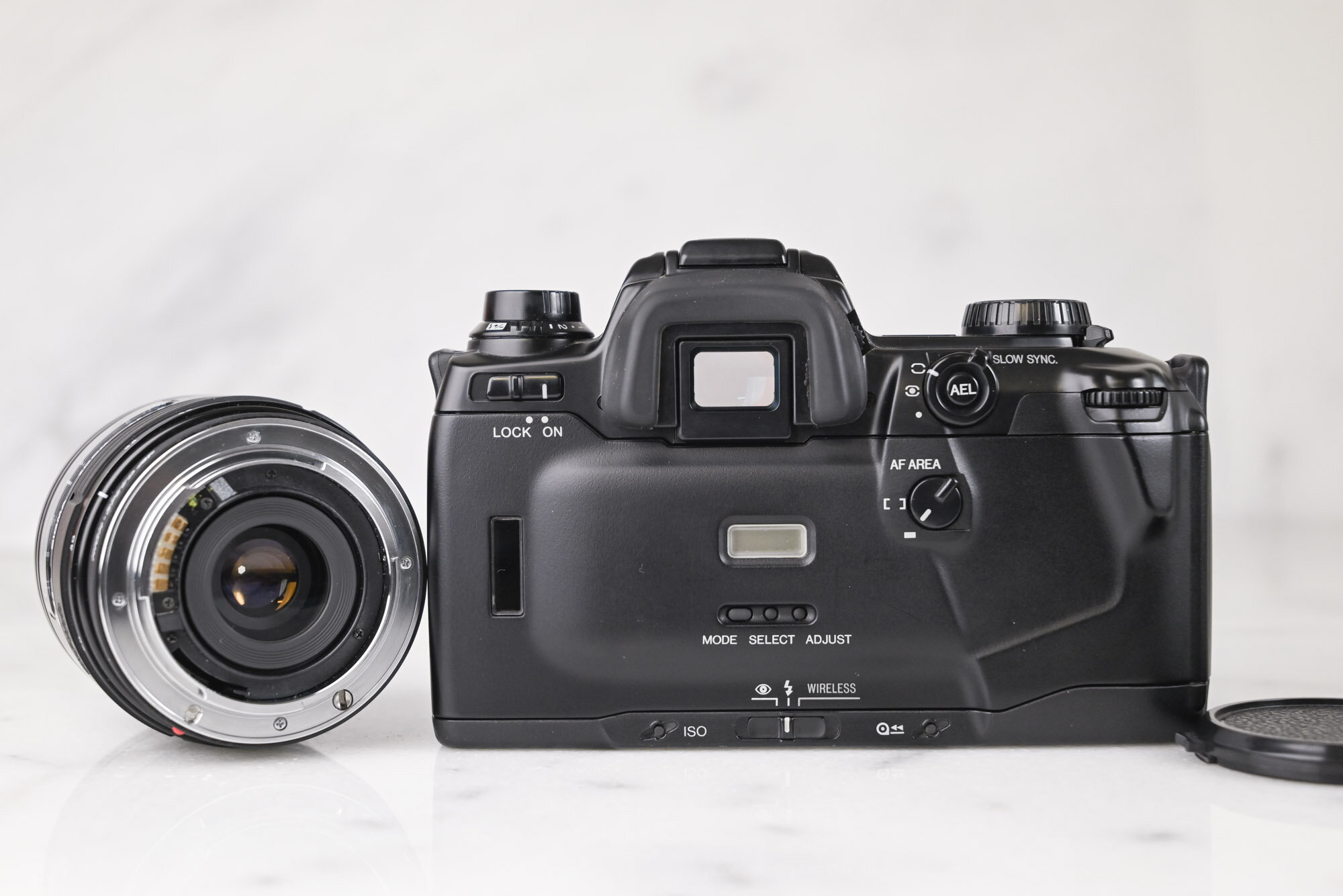 Minolta Maxxum 600si / 507si 35mm SLR Camera with Sigma Zoom AF 28